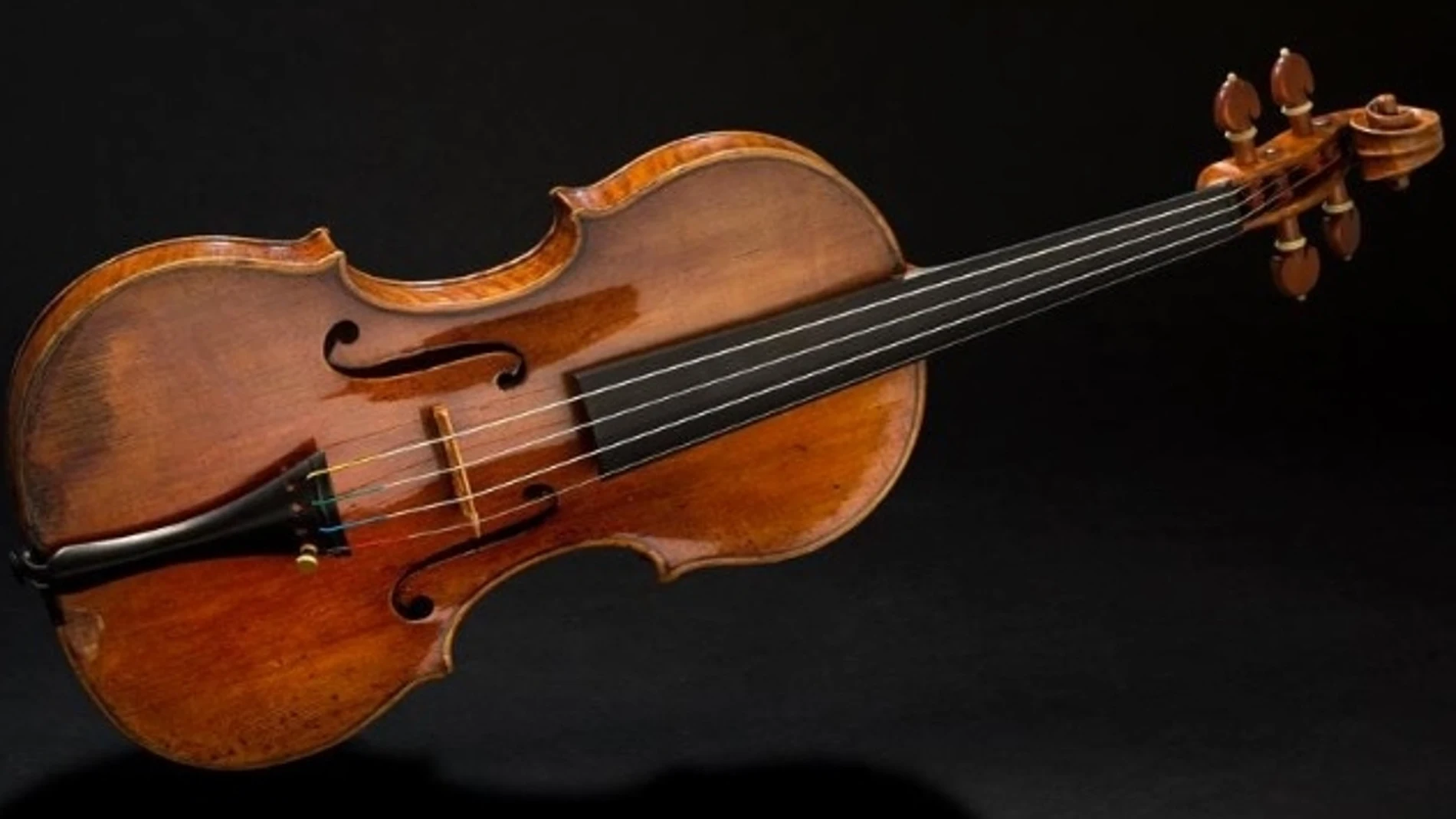 El violín que será subastado en Aguttes.