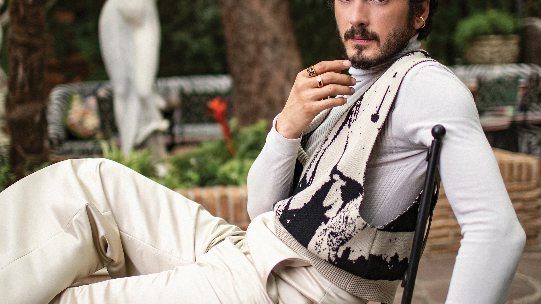 El actor Yon González para el Suplemento LifeStyle Mayo de La Razón