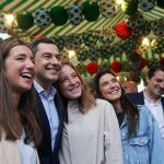 El presidente en funciones de la Junta, Juanma Moreno, en la fiesta de las Cruces de Mayo de Córdoba