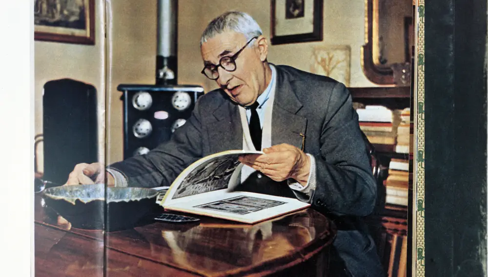Giorgio Morandi en su casa de Via Fondazza - 1960