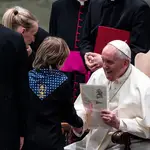  El Papa recibe infiltraciones por una rotura de ligamentos en la rodilla derecha