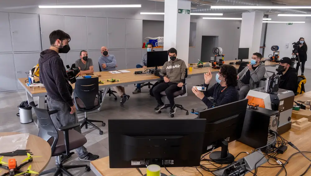 Centro Tormes + de innovación digital para el emprendimiento en Salamanca. Curso de iniciación para construcción y manejo de drones