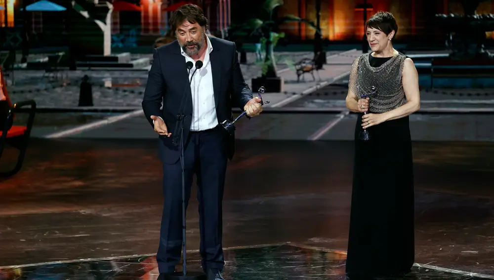 Javier Bardem y Blanca Portillo reciben el premio al Mejor Actor y Actriz respectivamente