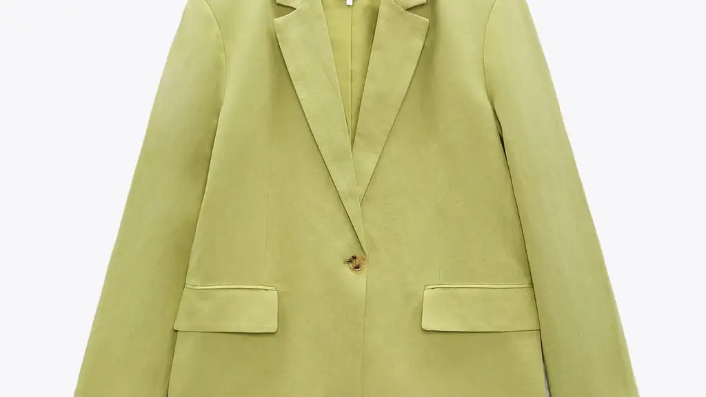 Blazer recta de lino en color verde, de Zara