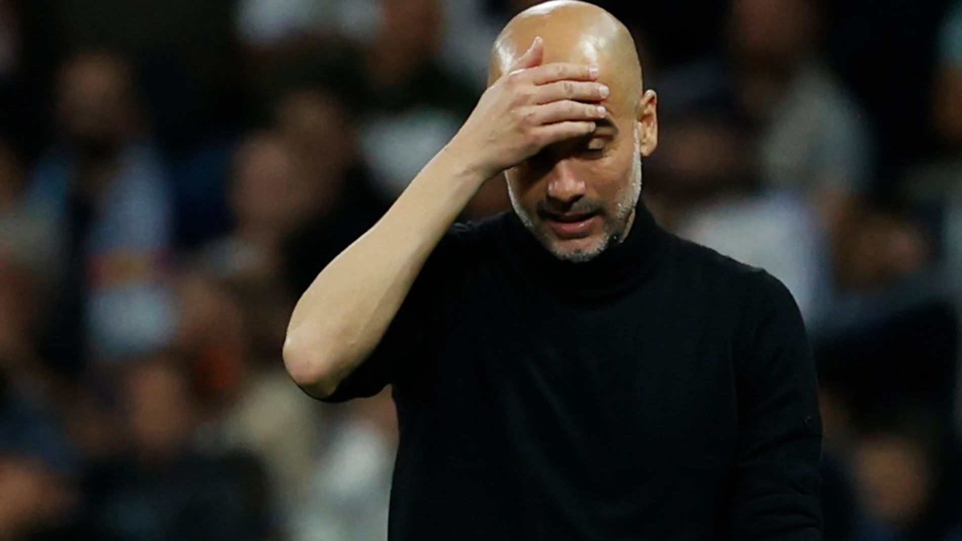 Pep Guardiola se lamenta durante la semifinal en el Bernabéu