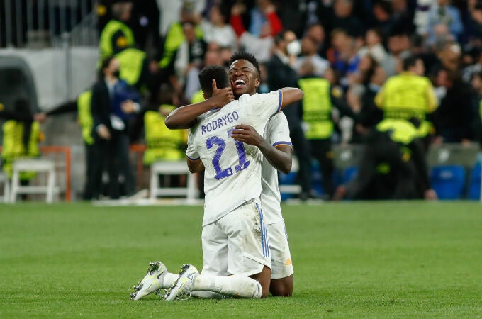 Vinicius Junior y Rodrygo celebran la victoria frente al Manchester City