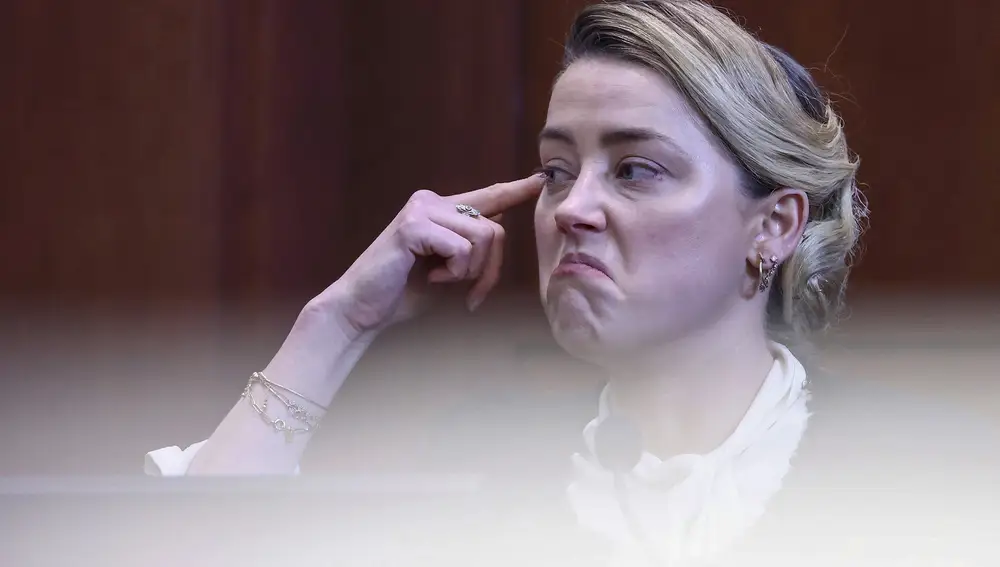 Amber Heard, en el juicio por difamación contra Johnny Depp. AP