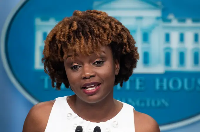 Karine Jean-Pierre se convierte en la primera secretaria de prensa de raza negra y LGTBIQ en la historia de la Casa Blanca