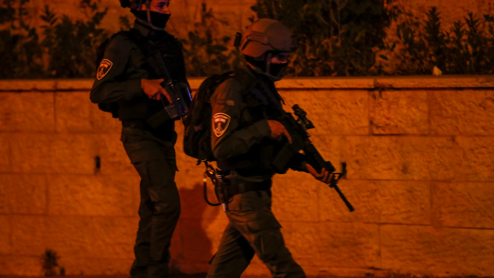 Las fuerzas de seguridad israelíes pusieron en marcha el viernes una operación de busca y captura masiva para intentar localizar a los agresores
