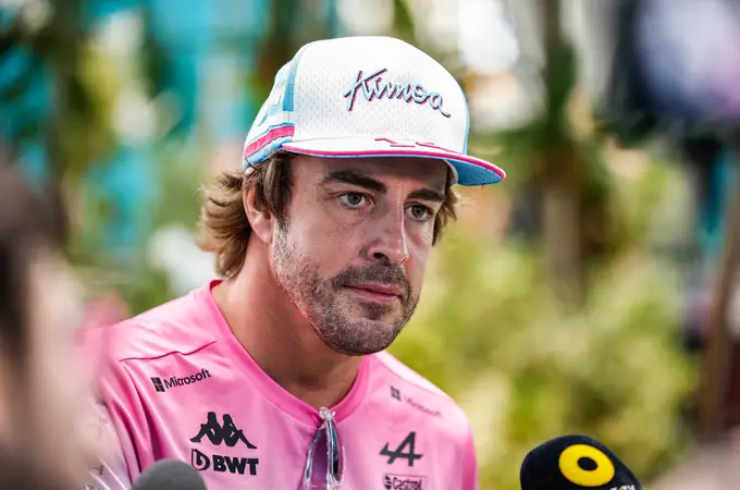 Alpine se rebela por el trato a Fernando Alonso: “Difícil de aceptar”