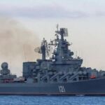 La fragata Almirante Makarov, donde se habría declarado un incendio tras haber sido alcanzado por los misiles de Ucrania