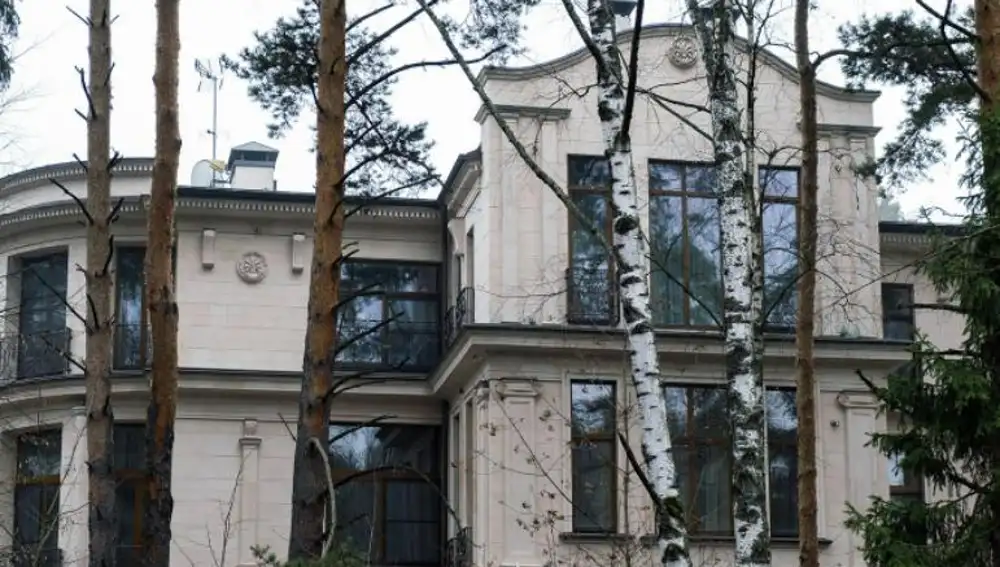La mansión de kabaeva a las afueras de Moscú