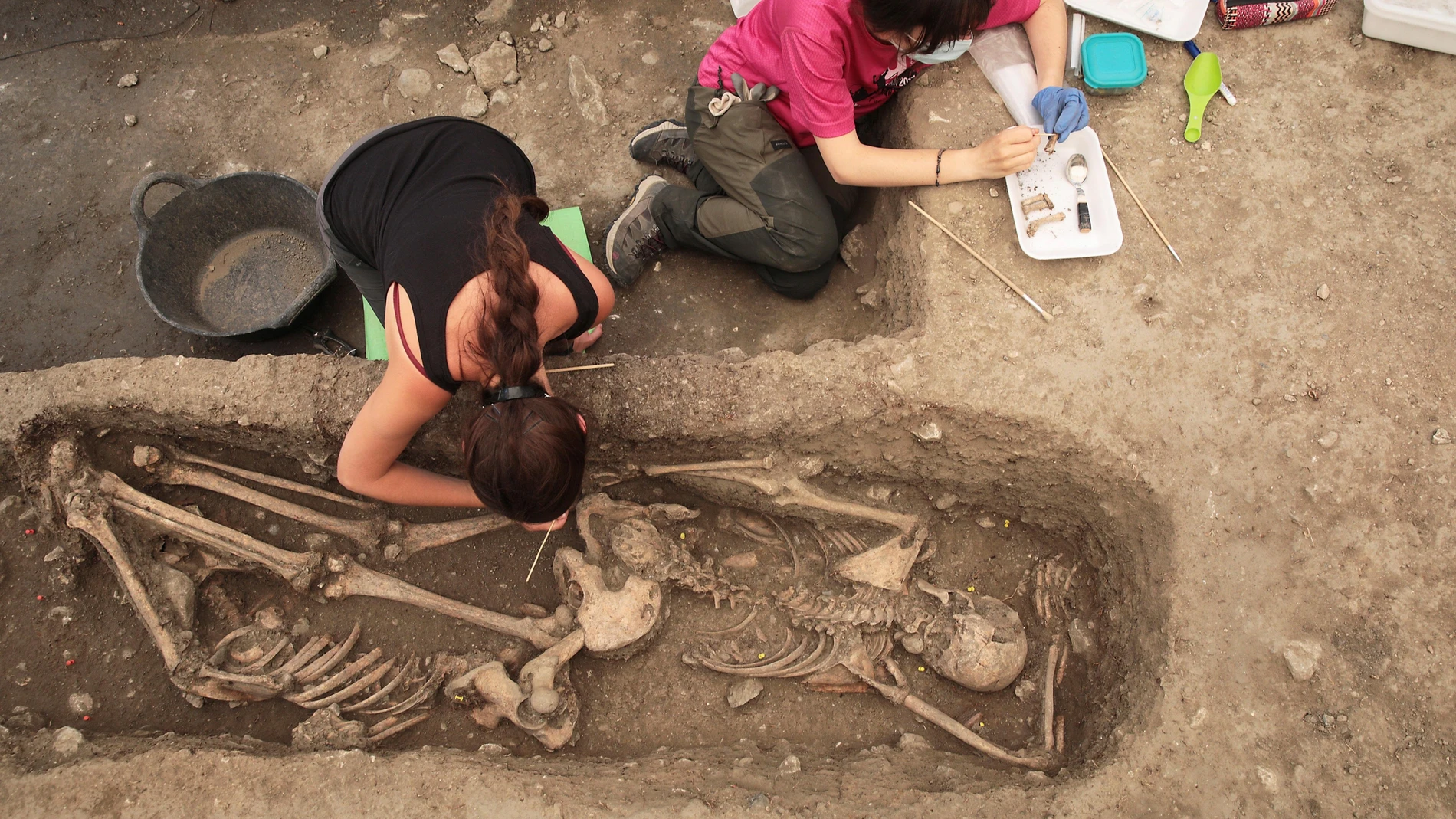 Trabajos de exhumación en el barranco de Viznar, en Granada