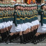 Mujeres soldado durante el desfile en Moscú