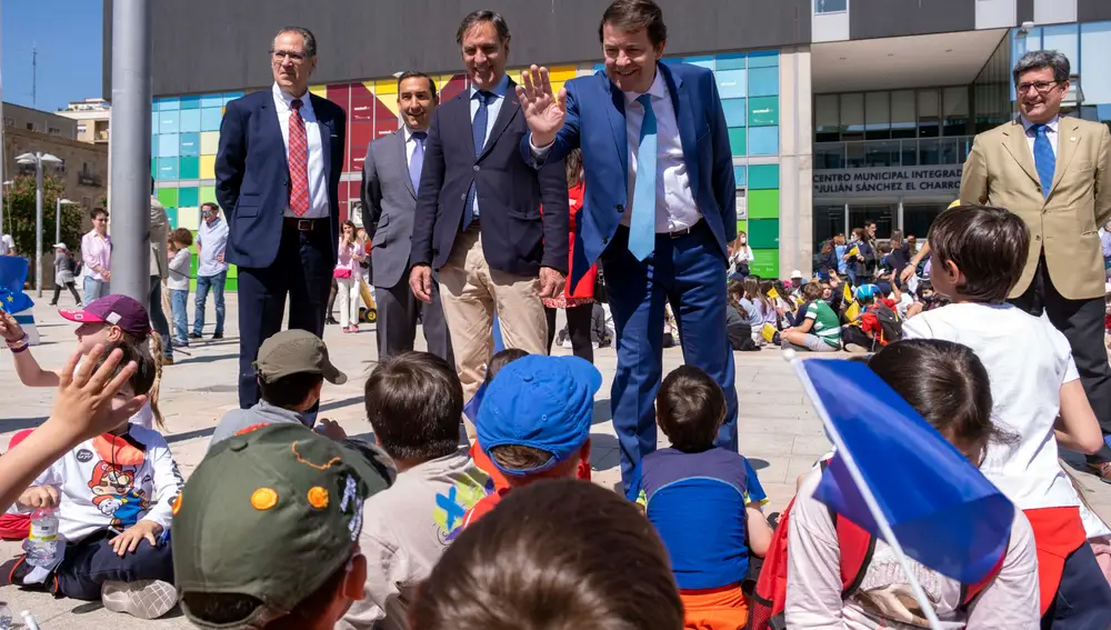 El presidente de la Junta de Castilla y León, Alfonso Fernández Mañueco, asiste al acto escolar con motivo del Día de Europa