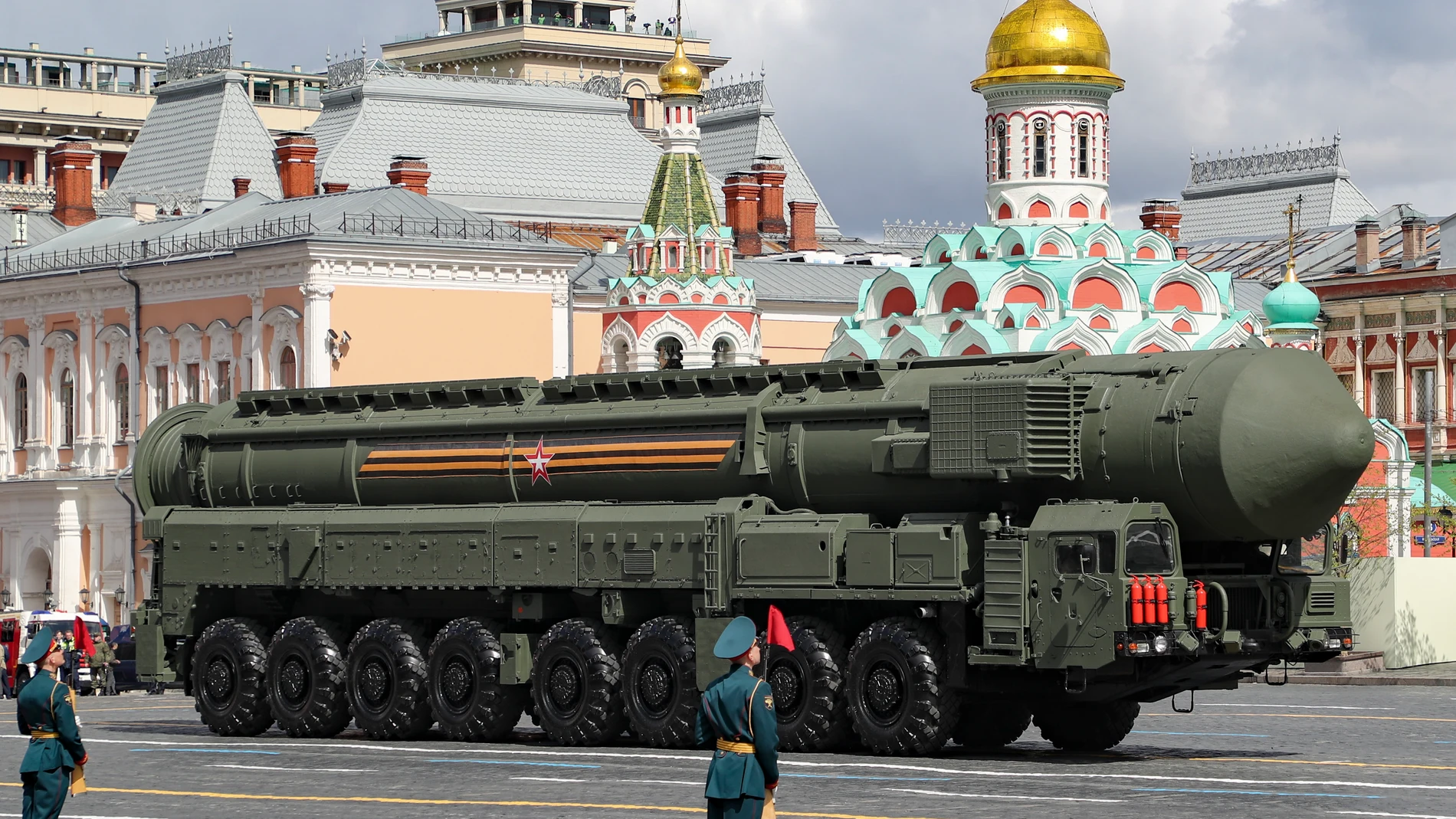 El misil balístico intercontinental RS-24 Yars durante el desfile de Día de la Victoria en Moscú