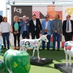 El presidente de la Diputación de Zamora, Francisco José Rrequejo, presenta la exposición "Ovejas fromago" en la que participan artistas zamoranos