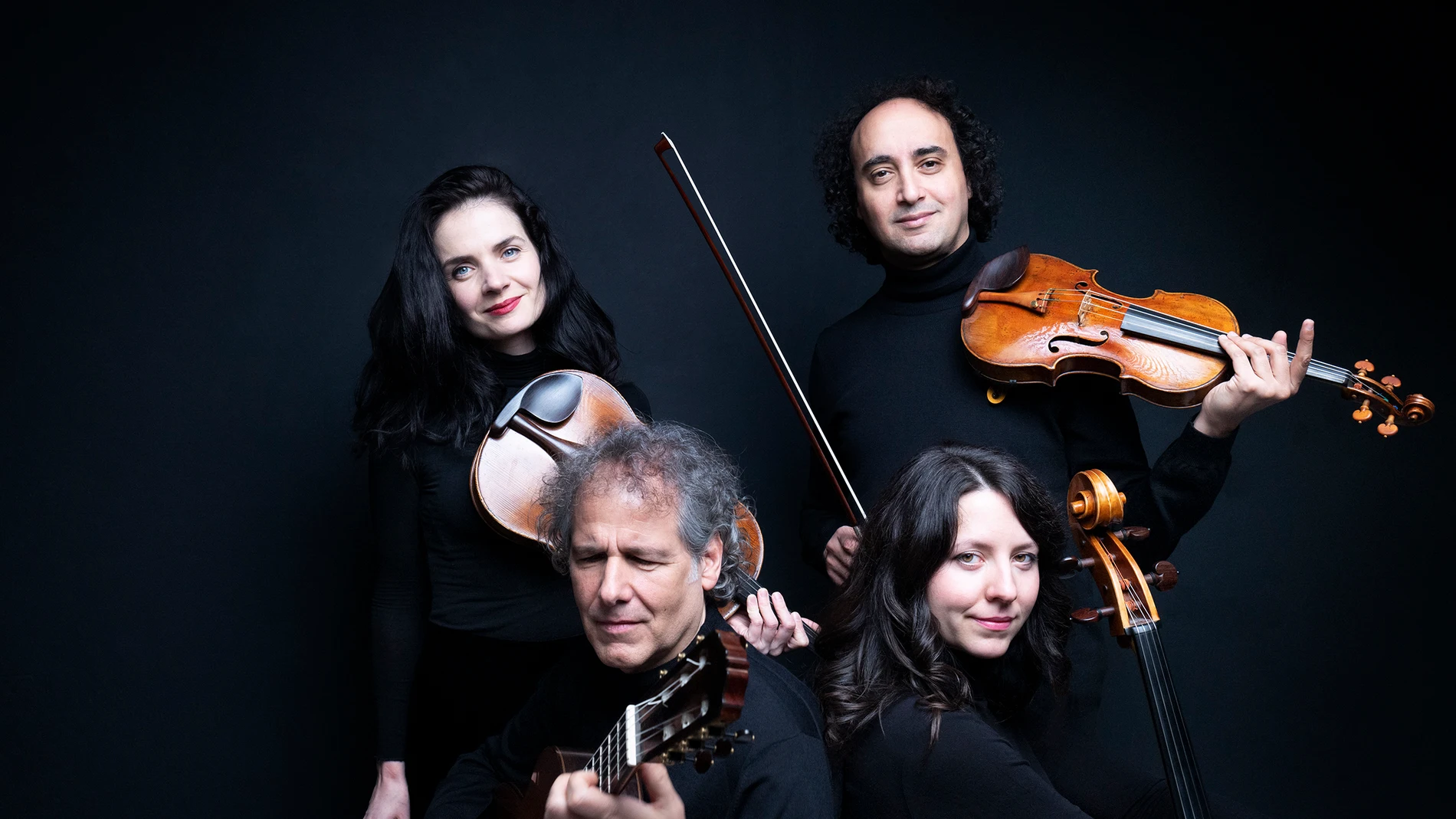 El violinista Mario Hossen, la viola Marta Potulska, la chelista Liliana Kehayova y el guitarrista Alexander Swete conforman el Paganini Ensemble Vienna