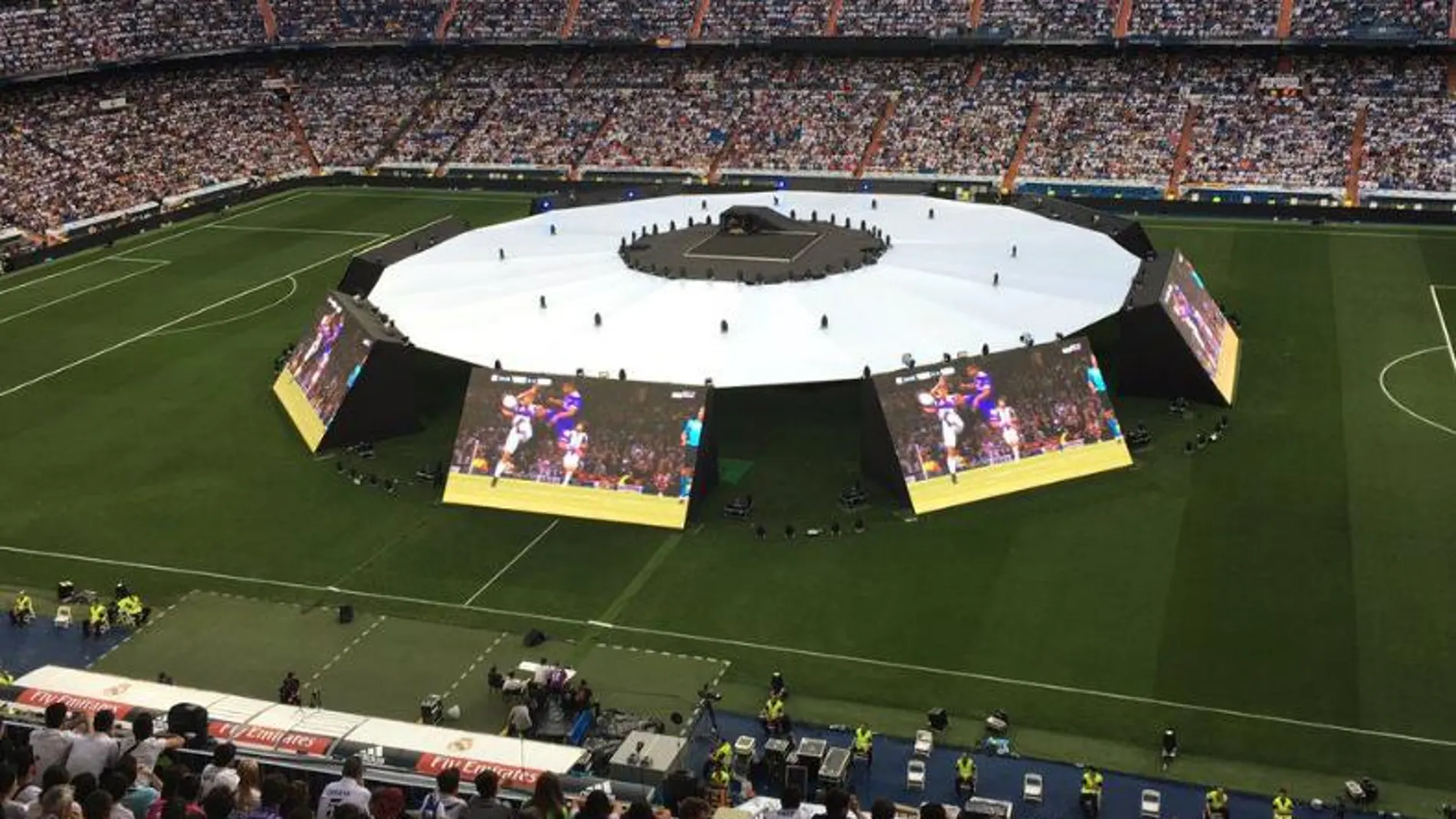 El club instalará pantallas gigantes en el centro del campo orientada a cada una de las gradas