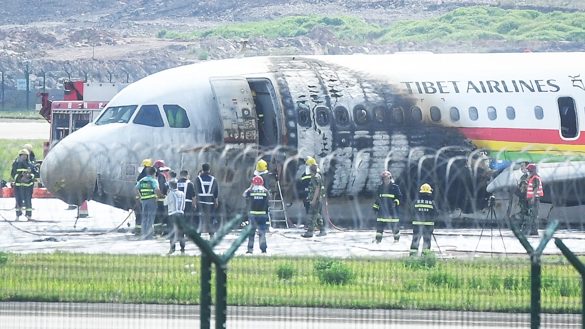 El avión Airbus A319-115 de Tibet Airlines que se salió de pista al despegar y se incendió en mayo de 2022 en China, sin víctimas mortales.