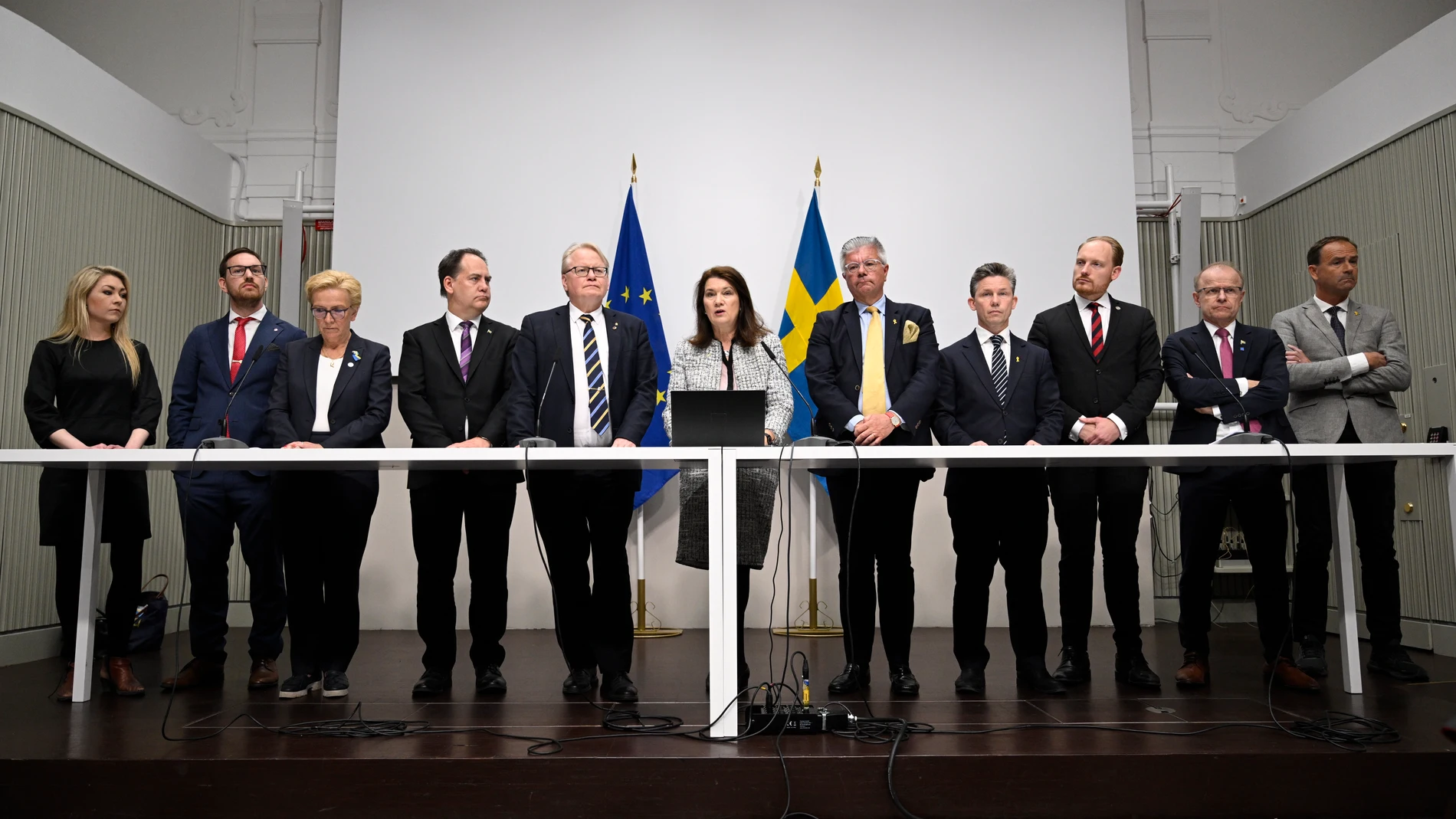 Los ministros de Exteriores y Defensa suecos junto a representantes de los partidos presentan el informe sobre seguridad nacional