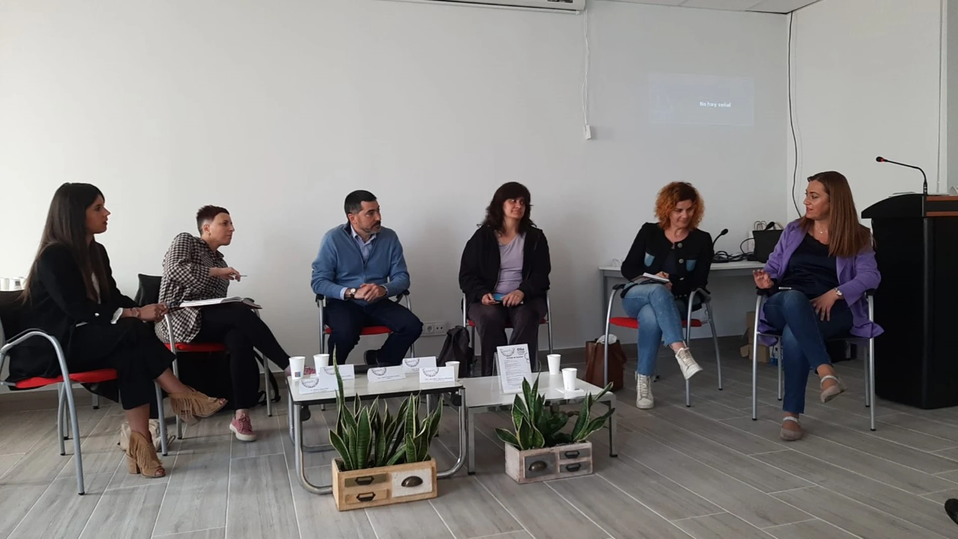 La delegada del Gobierno de España en Castilla y León, Virginia Barcones, participa en una jornada de Igualdad en Oña