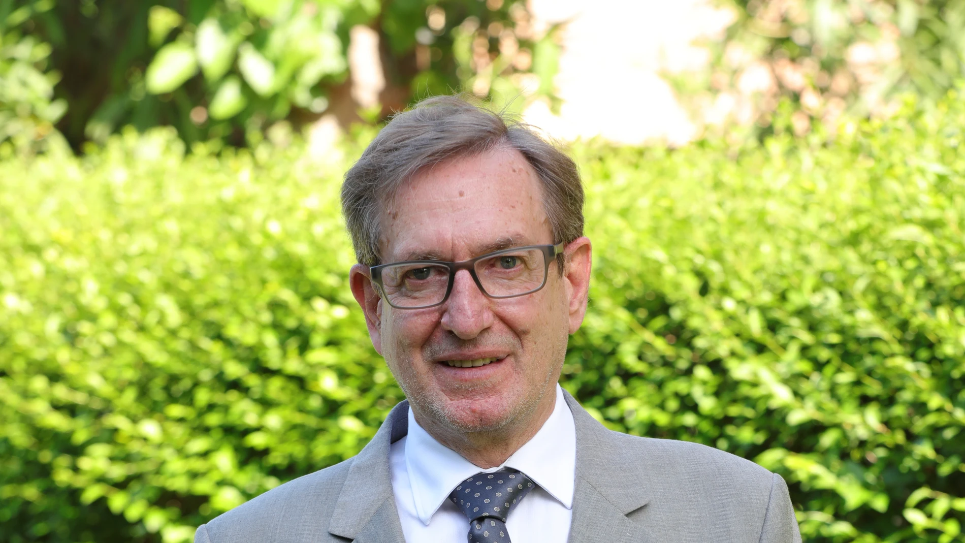 El nuevo conseller de Sanidad, Miguel Mínguez, es profesor titular de la Facultad de Medicina de la Universidad de València, investigador principal del Instituto de investigación sanitaria Incliva, y jefe de servicio del Hospital Clínico de València.