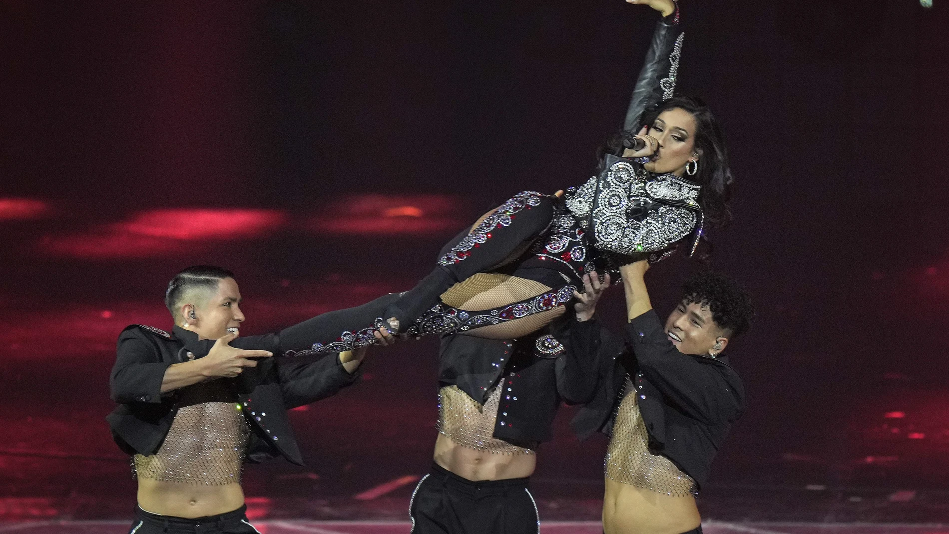 Chanel durante la Gran Final de Eurovisión 2022 en Turín