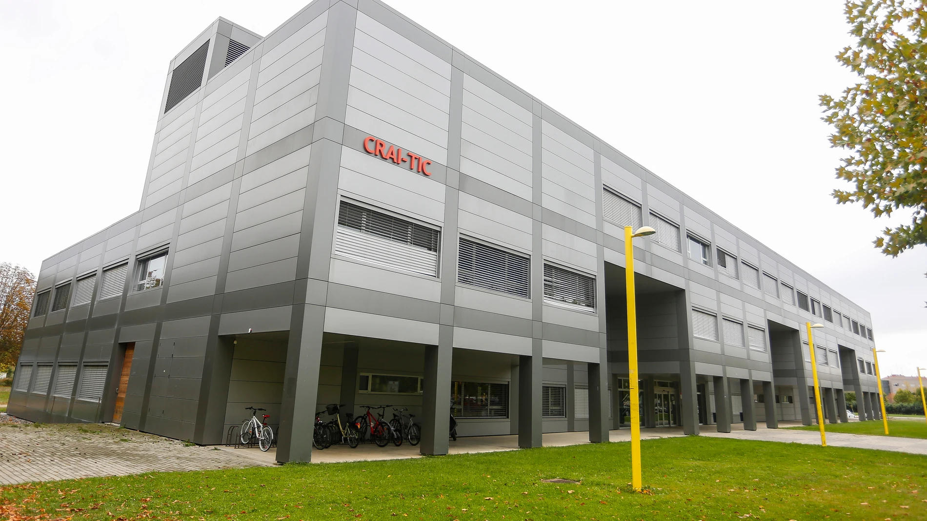 Edificio que alberga el Centro de Supercomputación de Castilla y León ubicado en el campus universitario de Vegazana de León
