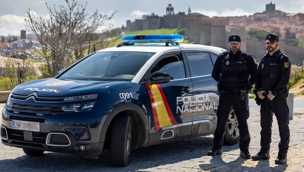 Entrevista a Alberto de la Hoz (i) y Alberto Acebes (d), policías nacionales de Ávila