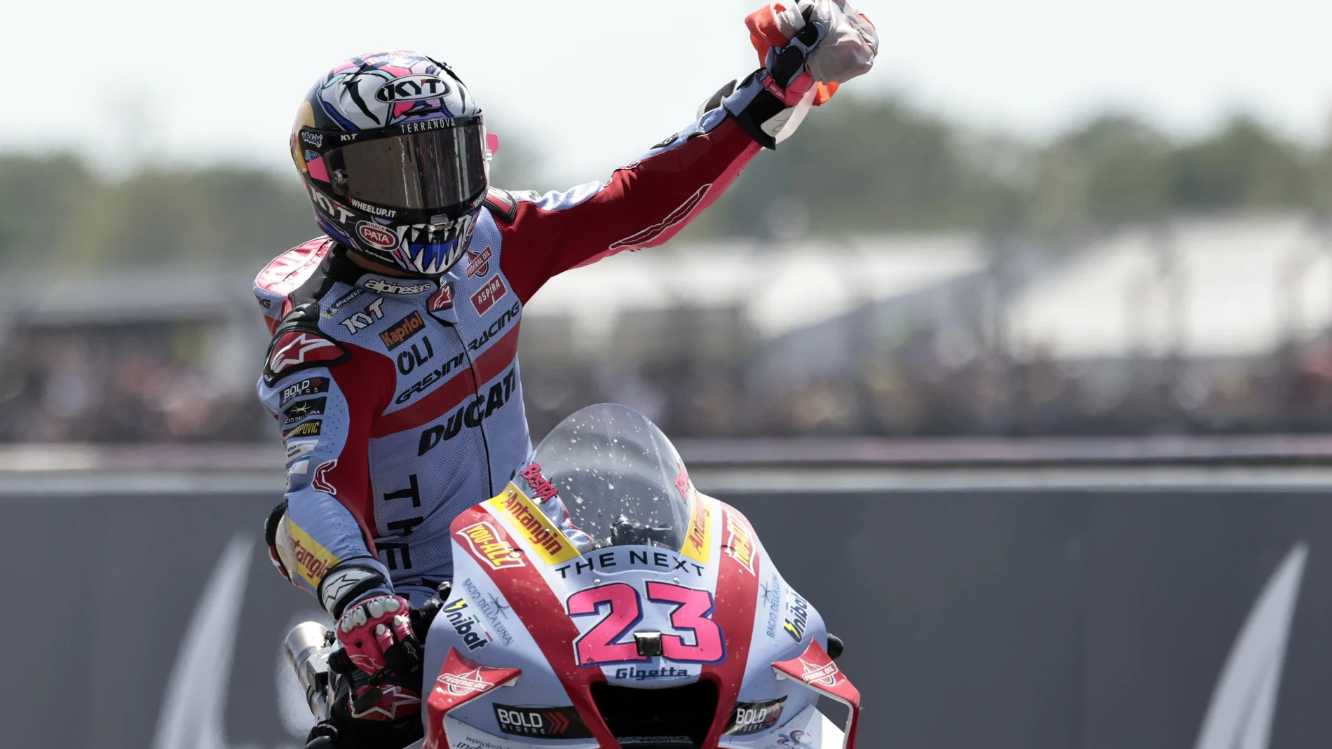 Enea Bastianini celebra su triunfo en Le Mans
