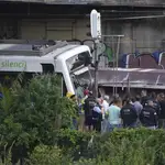  Muere un maquinista y 80 pasajeros resultan heridos al chocar dos trenes en Sant Boi (Barcelona)