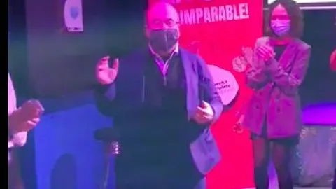Iceta baila SloMo de Chanel en un acto de Juventudes Socialistas