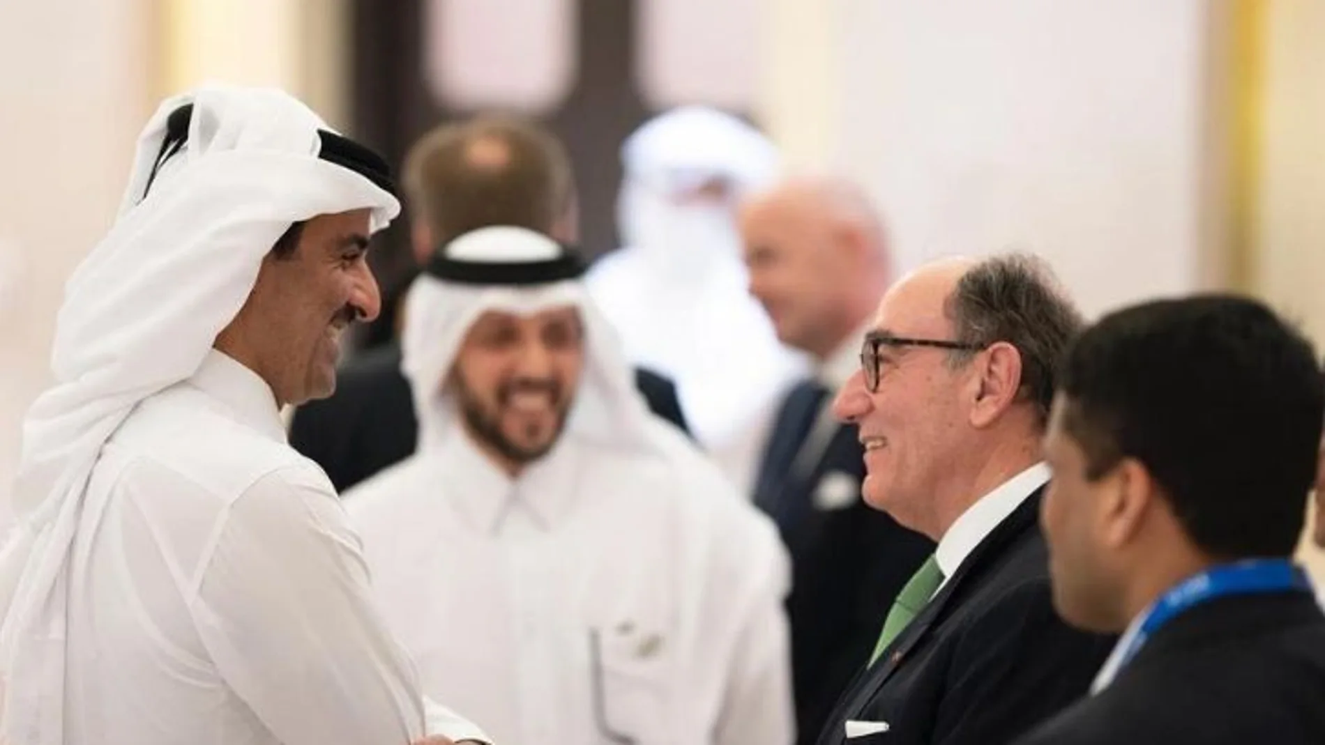Ignacio Galán con el emir de Catar, Tamim bin Hamad Al Thani, en Doha