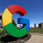 Logotipo de Google en el campus de la compañía en Mountain View, California.