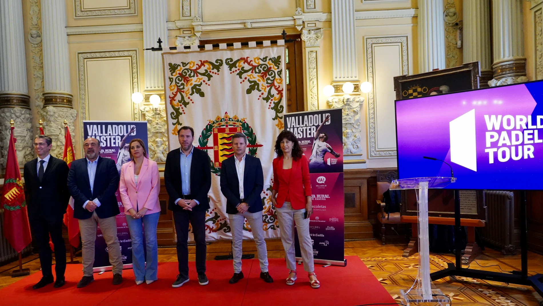 El alcalde, Óscar Puente, presenta el torneo Valladolid Máster 2022 del World Padel Tour