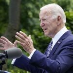 Biden invocó una ley que data de la Guerra Fría para acelerar la producción de leche en Estados Unidos