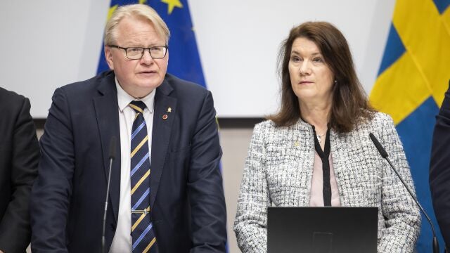 La ministra de Exteriores sueca, Ann Linde, y el ministro de Defensa, Peter Hultqvist