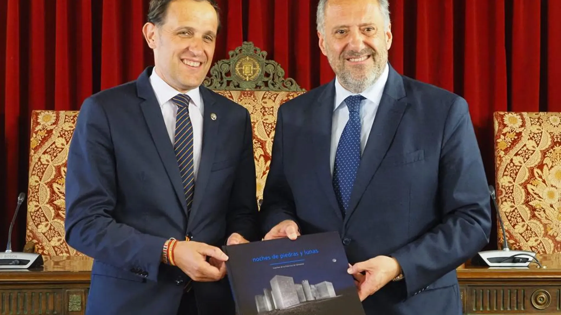 Carlos Pollán junto a Conrado Íscar en la sede de la Diputación de Valladolid