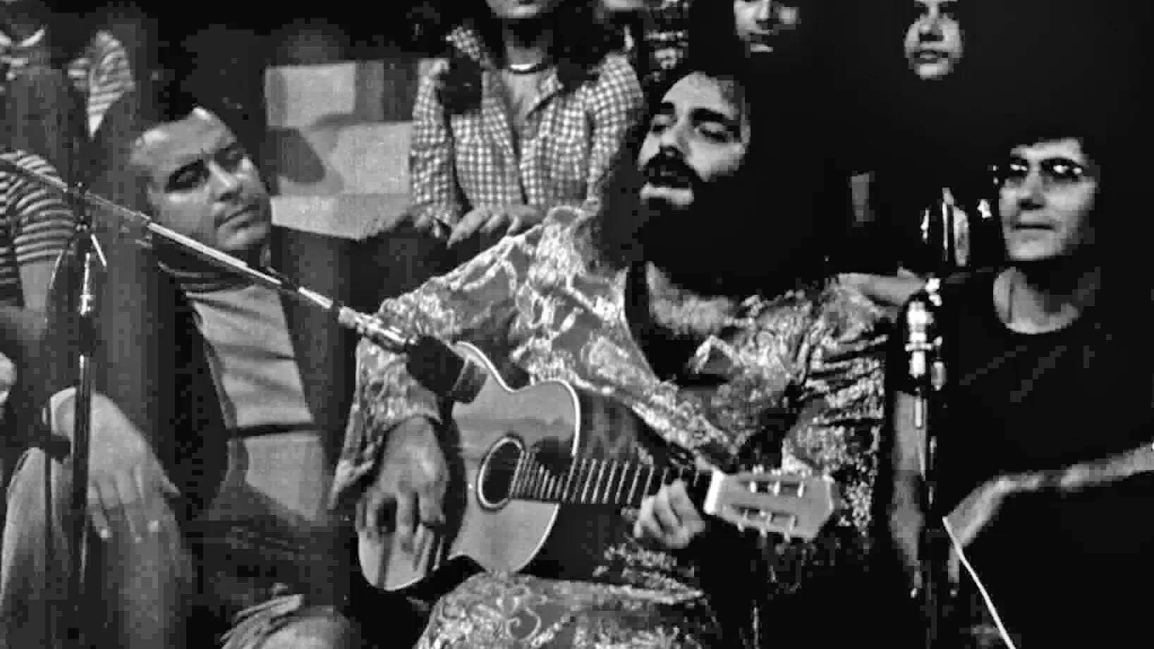 Vangelis formó parte del grupo Aphrodite's Child junto a Lucas Sideras y Demis Roussos