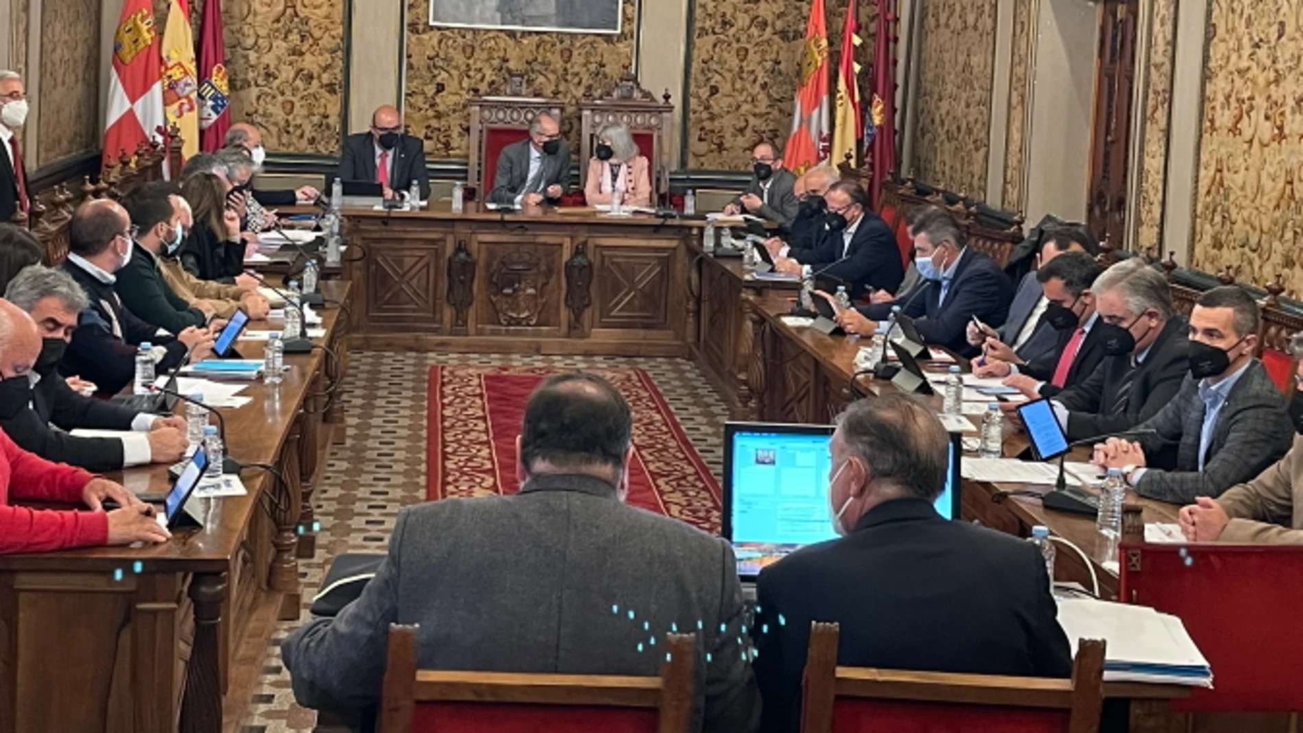 Pleno de la Diputación de Salamanca presidido por Javier Iglesias