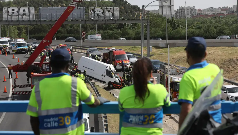 Accidente en el desvío de entrada de la A4 dirección norte desvío Méndez Álvaro