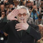 El director George Miller en el posado habitual ante los medios del Festival de Cannes