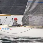 El Rey Don Juan Carlos sale a bordo del Bribon 500 en la segunda jornada de las regatas de Sanxenso, a 21 de mayo de 2022, en Vigo (España). REGATAS;REY;JUAN CARLOS PRIMERO;BRIBON;21 MAYO 2022 Europa Press 21/05/2022