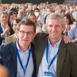 Núñez Feijóo y Alfonso Rueda en el 18 Congreso del PPdeG celebrado el 22 de mayo de 2022 en Santiago. 