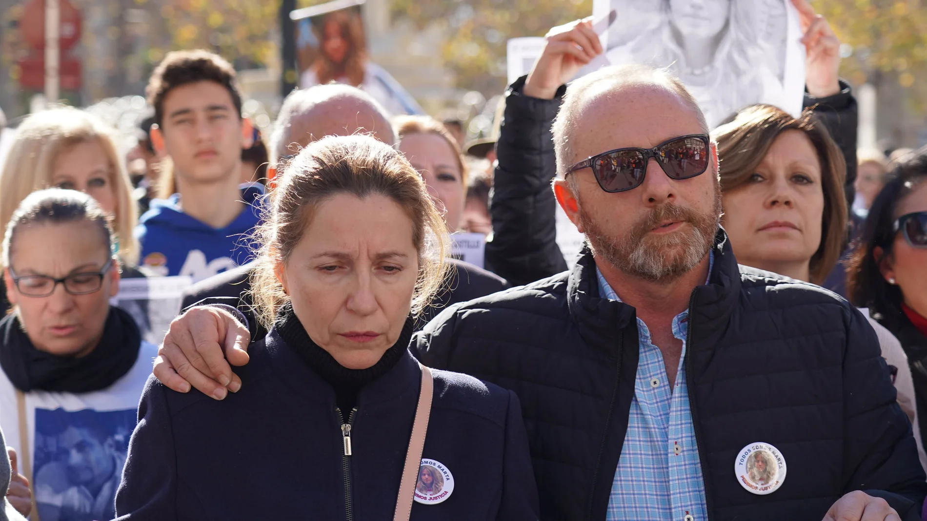 Los padres de Marta, Antonio del Castillo y Eva Casanueva, en una manifestación para exigir la repetición del juicio por el asesinato
