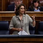 La ministra de Hacienda, María Jesús Montero, interviene en una sesión de control al Gobierno celebrada en el Congreso