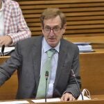 El conseller de Sanidad, Miguel Mínguez, comparece en Les Corts