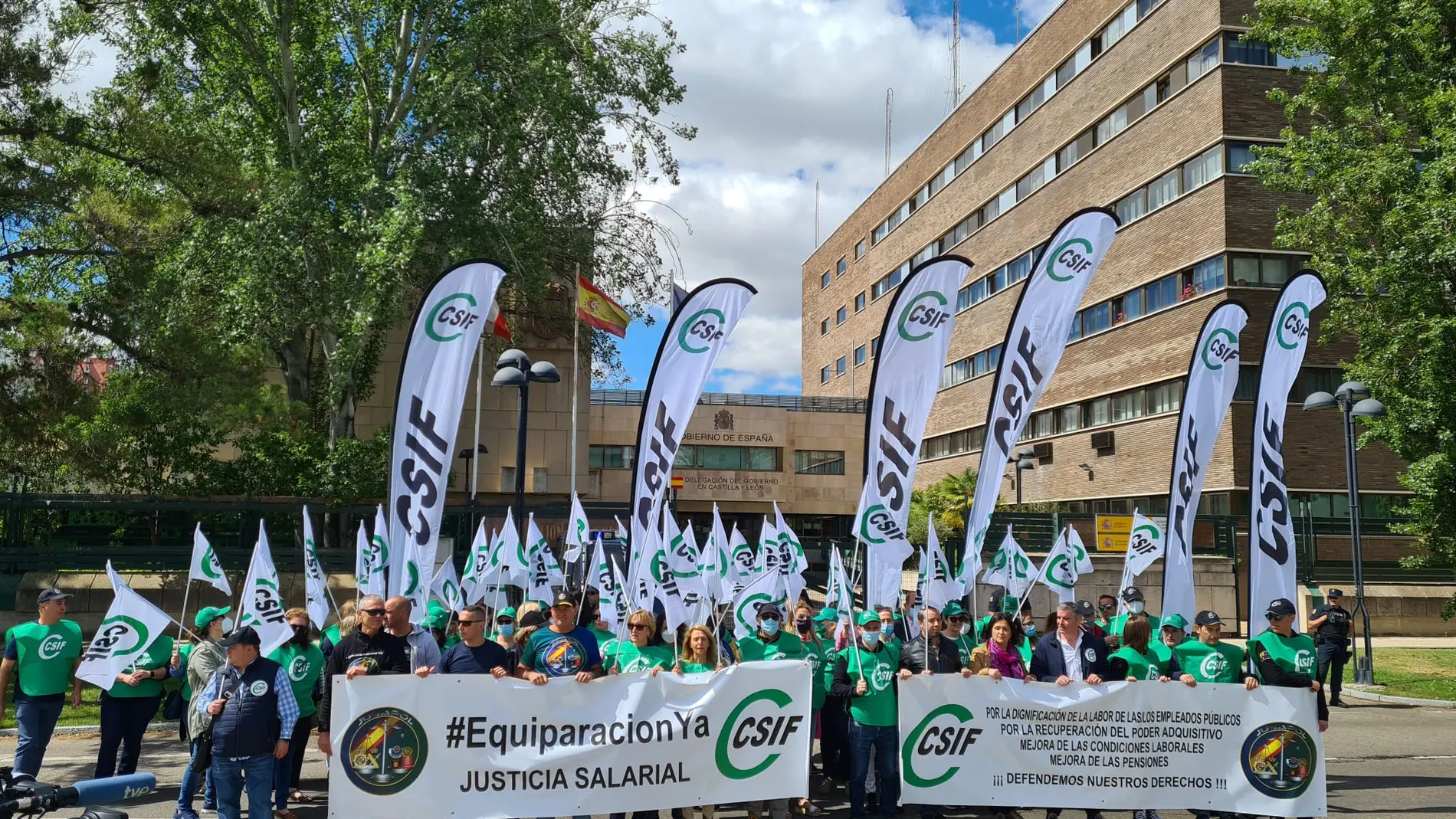 Manifestación de CSIF en la sede de la Delegación del Gobierno en Valladolid