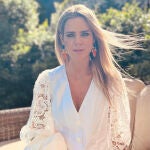 Amelia Bono tiene el vestido blanco de Zara de 'efecto tipazo'. 